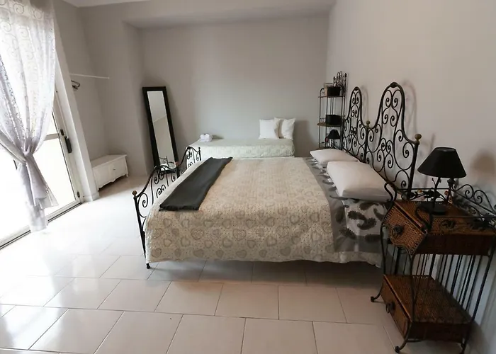 Sottovento לינה וארוחת בוקר 4*